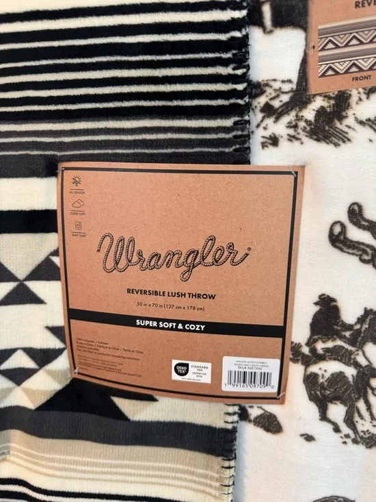 Wrangler Black and Cream Aztec + Western scene Reversible Throw - NWT - Picture 5 of 5